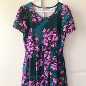 Lularoe Amelia dress size medium